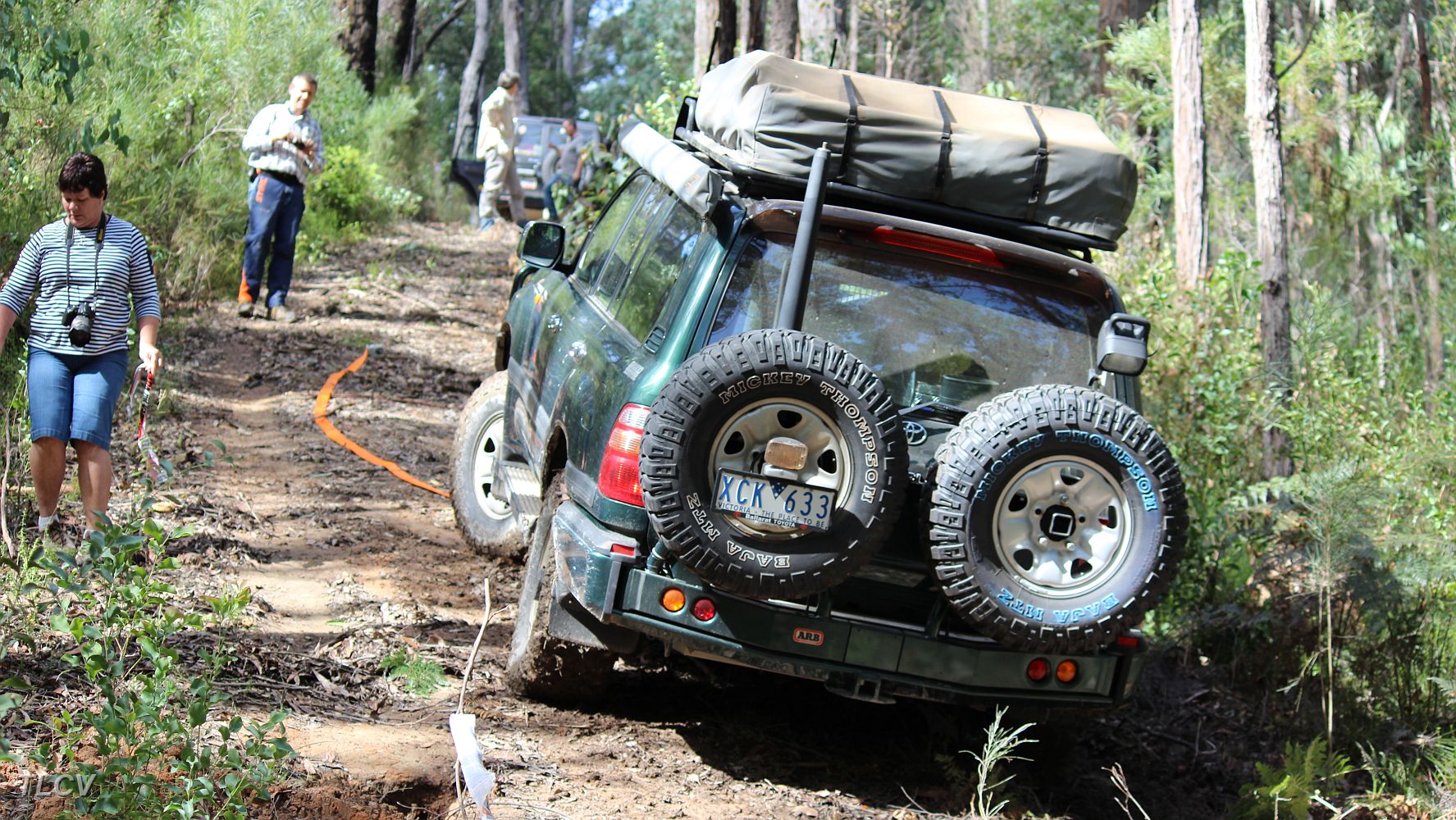 10-Michael gets a snatch on Pipeline track.JPG